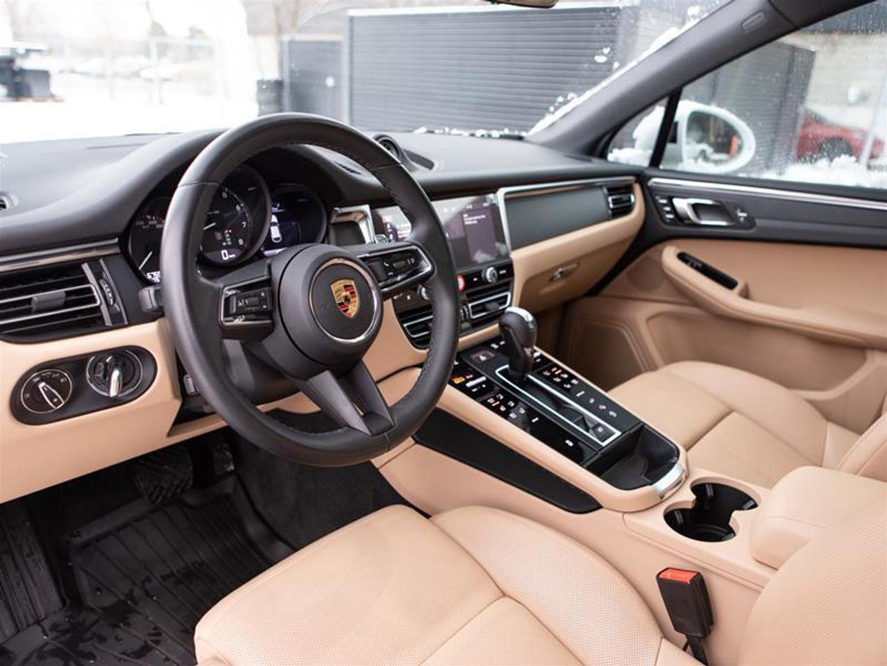 2023 Porsche Macan  Photo