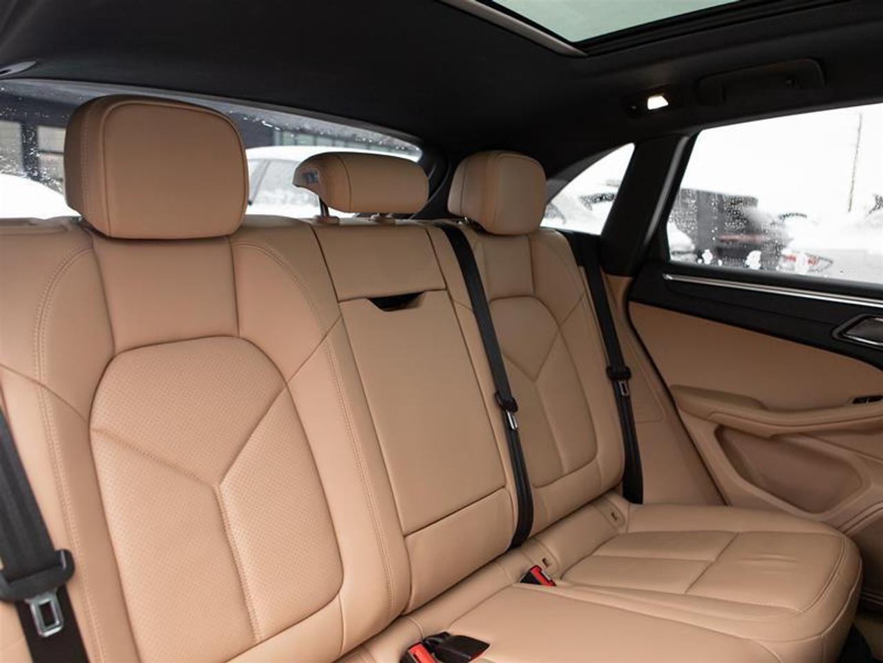 2023 Porsche Macan  Photo