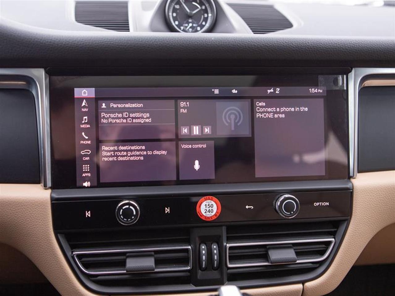 2023 Porsche Macan  Photo