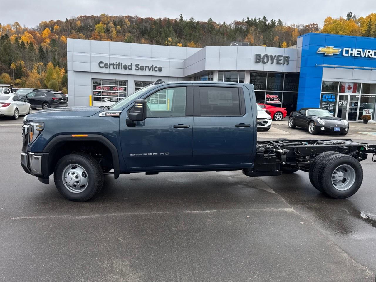 2026 GMC Sierra 3500HD CC 4WD Crew Cab 177" WB, 60" CA Pro Photo