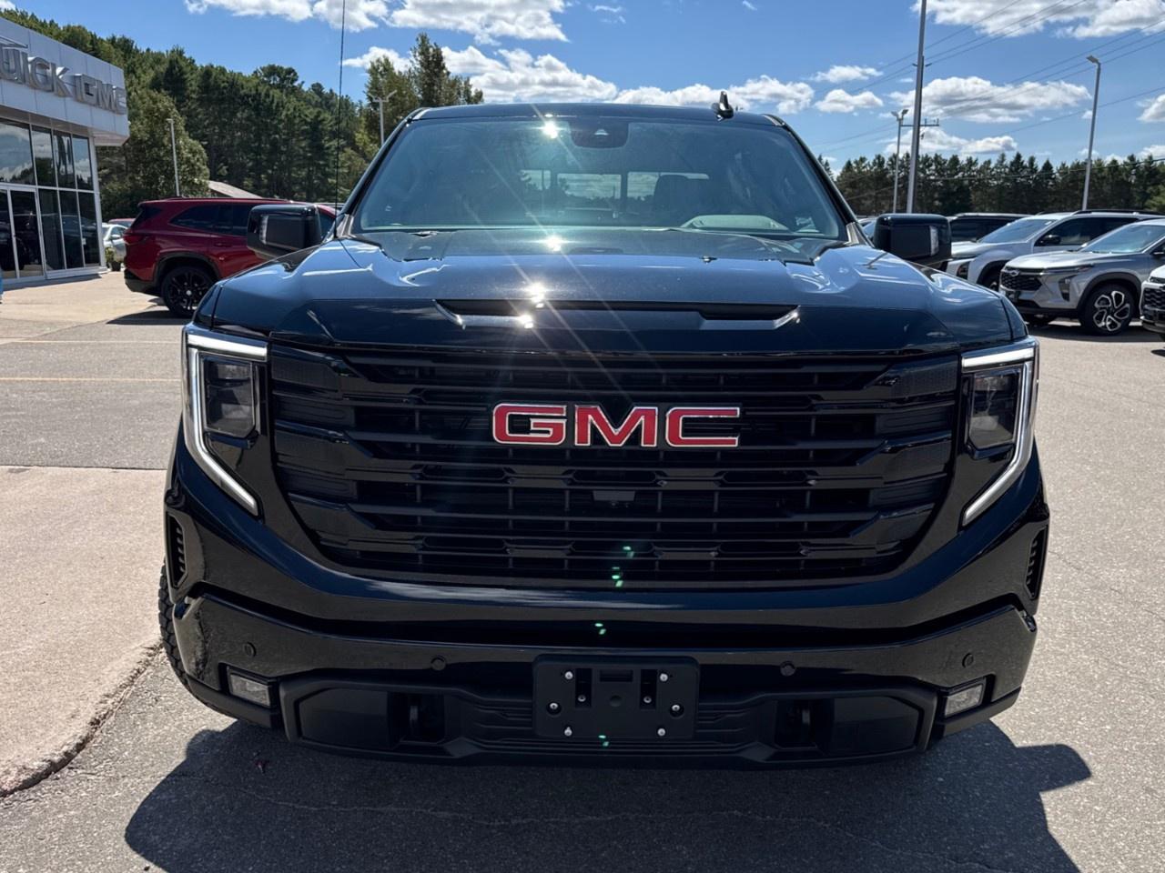 2026 GMC Sierra 1500 Crew Cab Short Box 4-Wheel Drive Elevation Photo