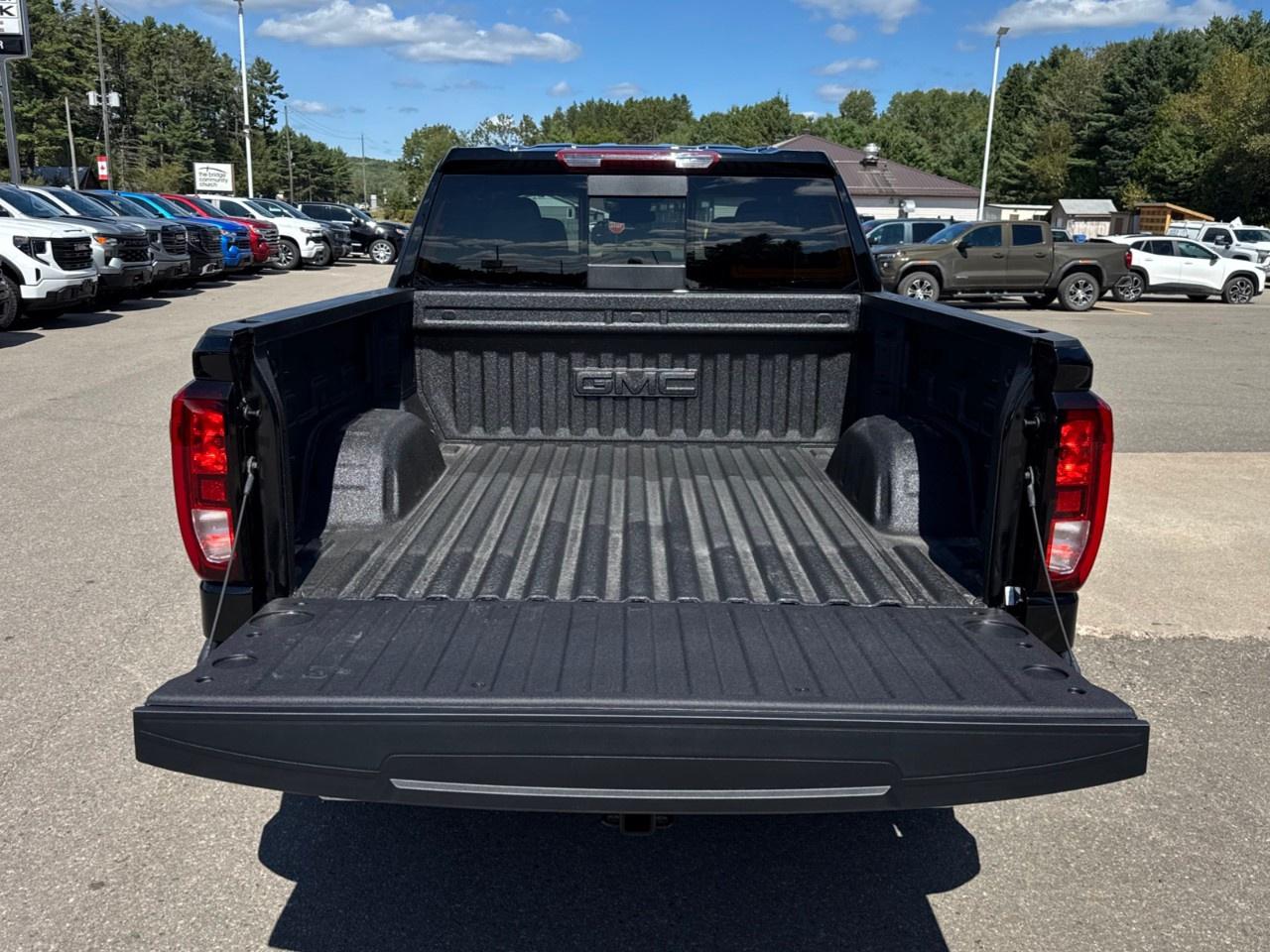 2026 GMC Sierra 1500 Crew Cab Short Box 4-Wheel Drive Elevation Photo