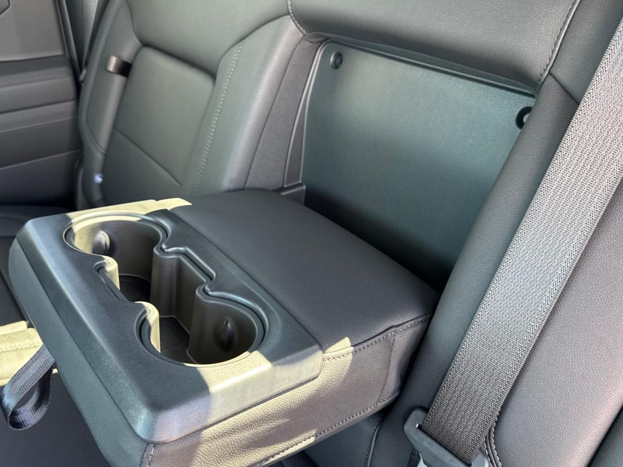 2026 GMC Sierra 1500 Crew Cab Short Box 4-Wheel Drive Elevation Photo