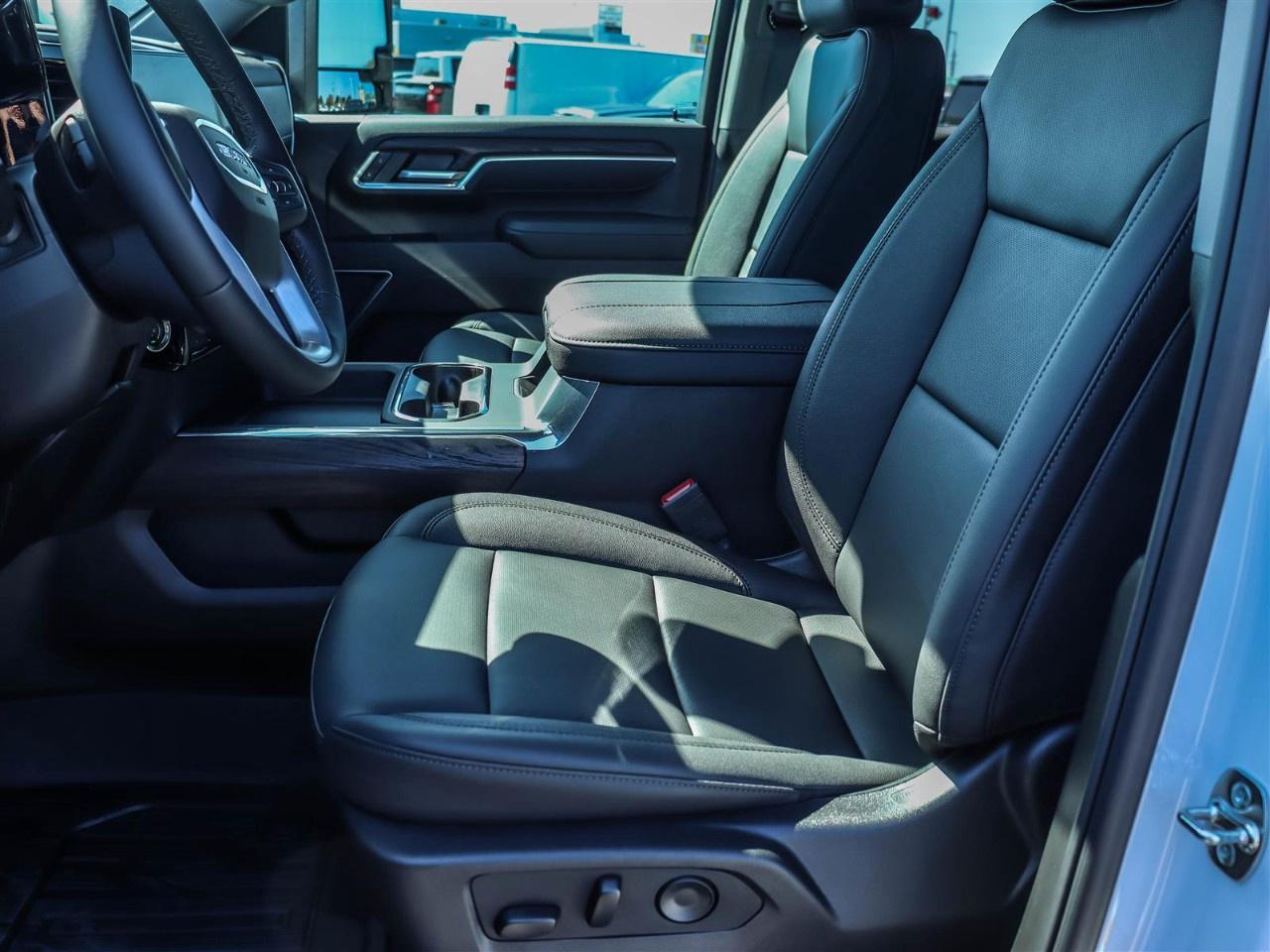 2025 GMC Sierra 3500HD 4WD Crew Cab Standard Box SLT Photo