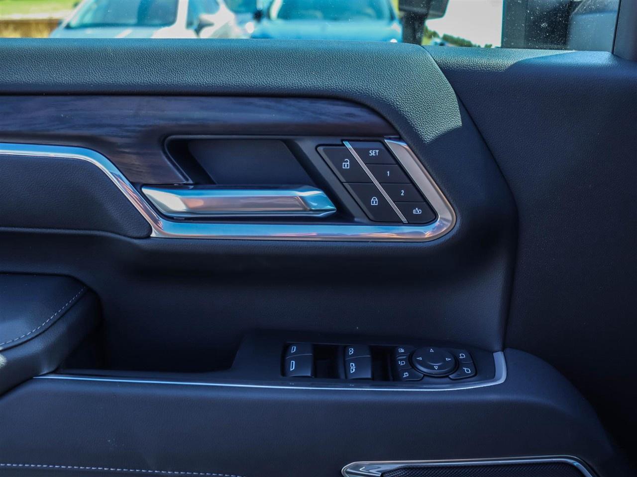 2025 GMC Sierra 3500HD 4WD Crew Cab Standard Box SLT Photo