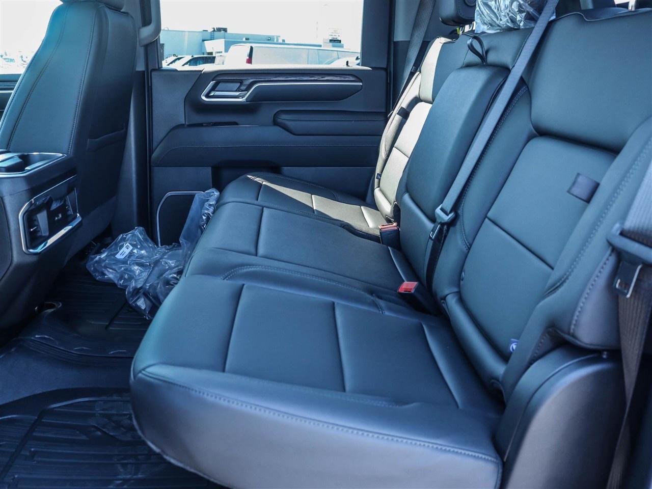 2025 GMC Sierra 3500HD 4WD Crew Cab Standard Box SLT Photo