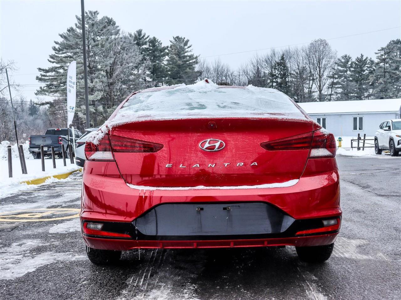 2020 Hyundai Elantra Preferred w/Sun & Safety Package 4dr Sedan Photo3
