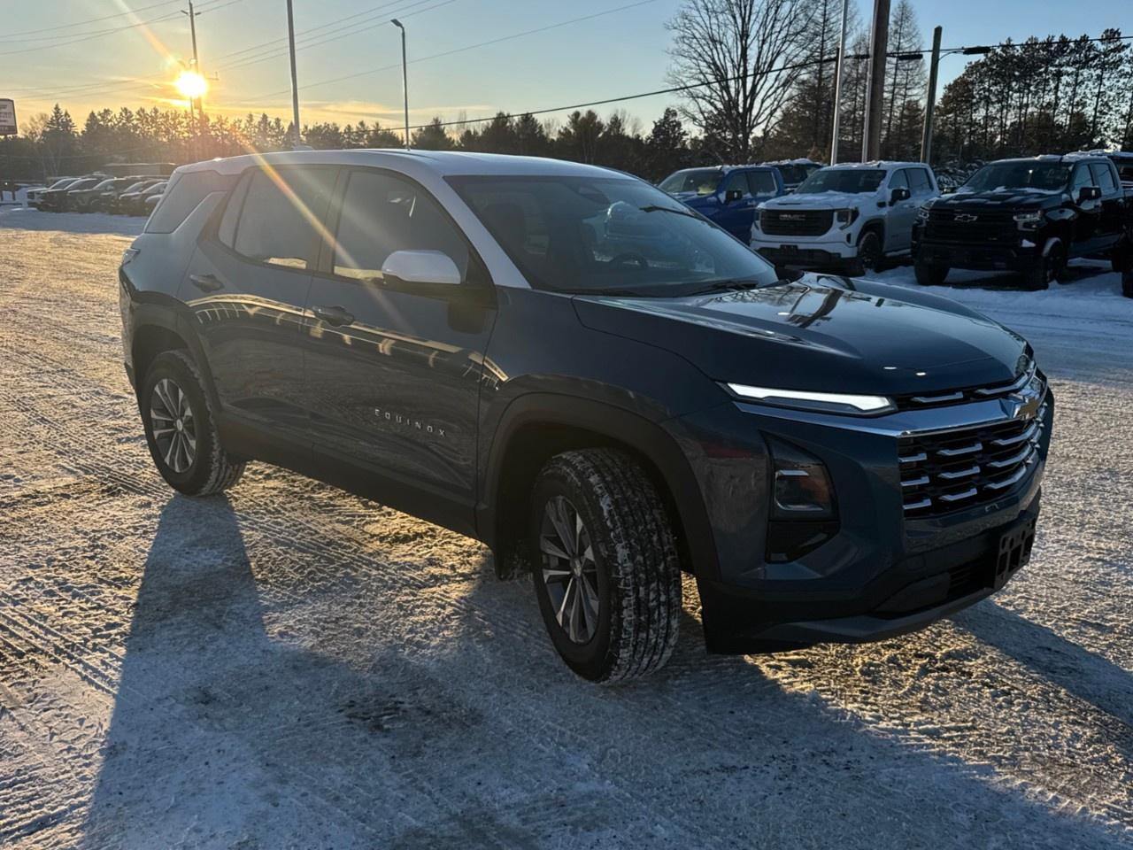 2026 Chevrolet Equinox AWD LT Photo2