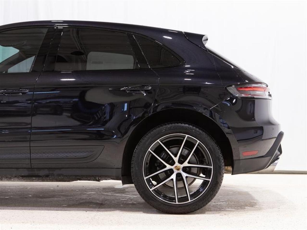 2023 Porsche Macan  Photo