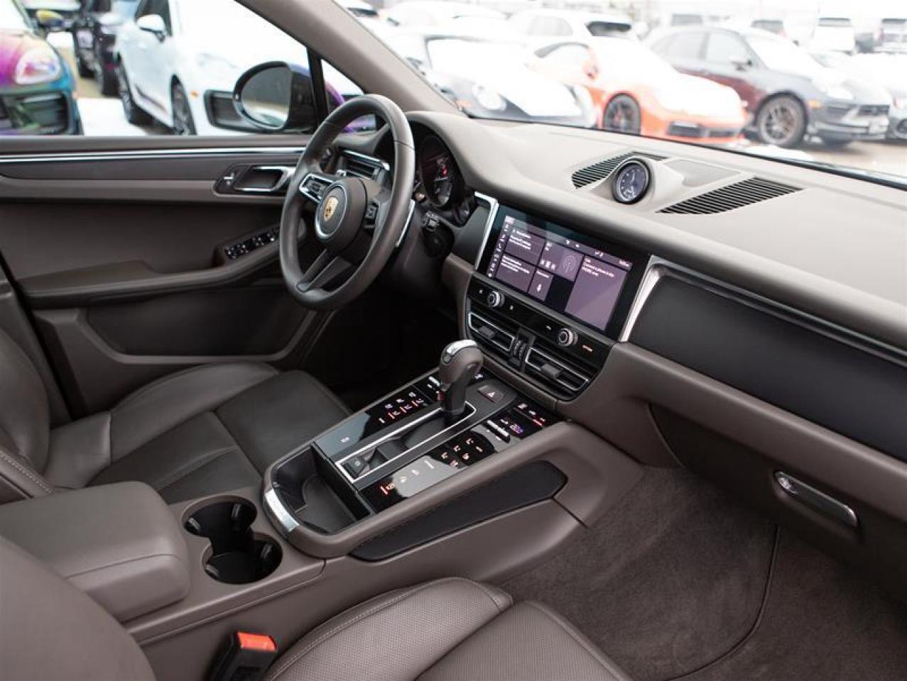 2023 Porsche Macan  Photo