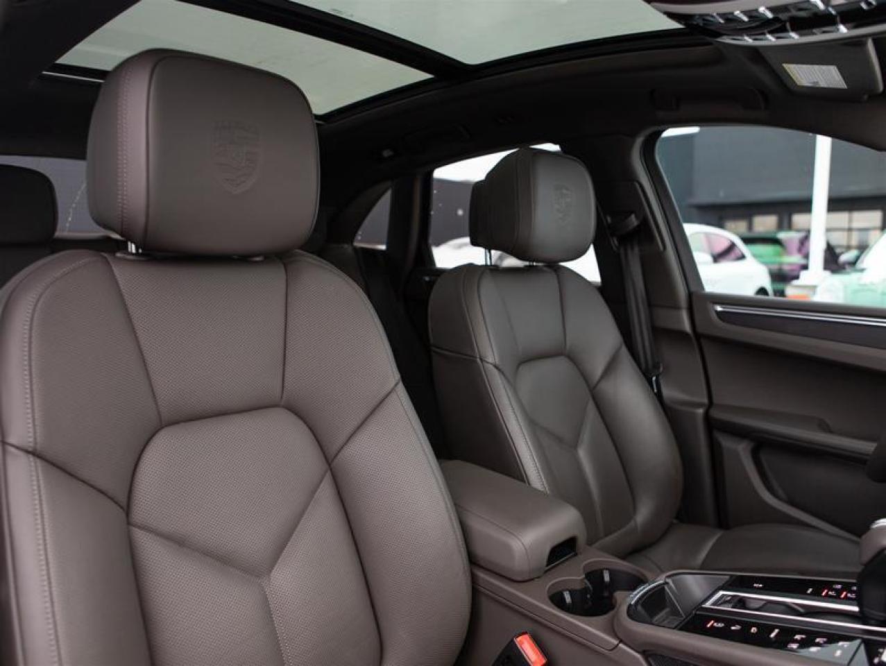 2023 Porsche Macan  Photo