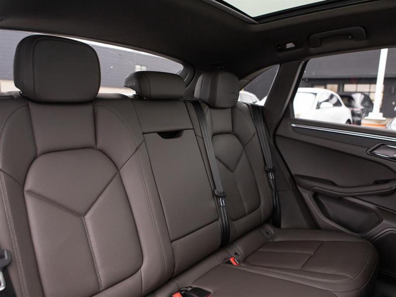 2023 Porsche Macan  Photo