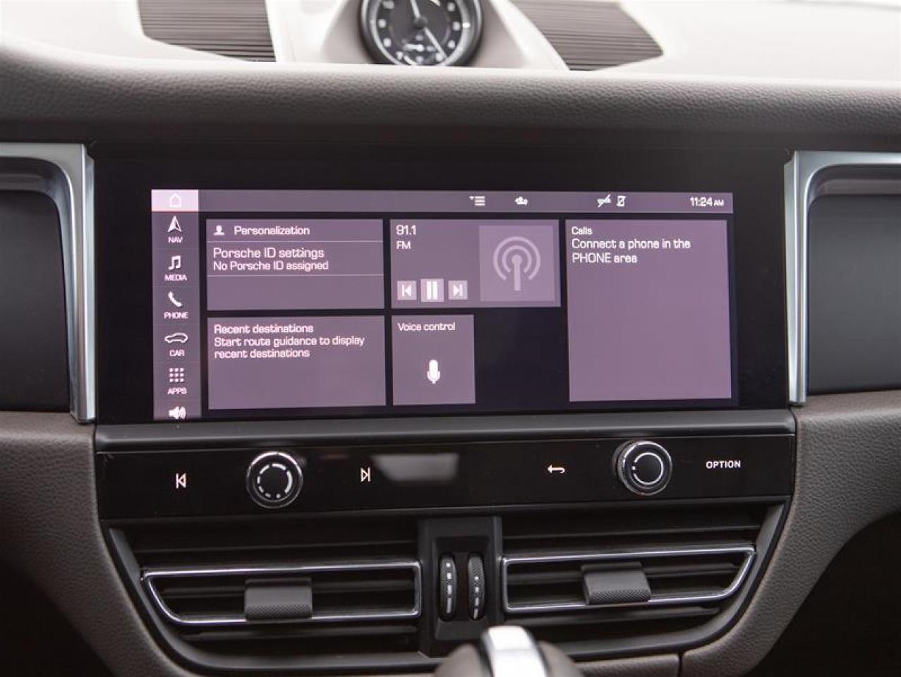 2023 Porsche Macan  Photo