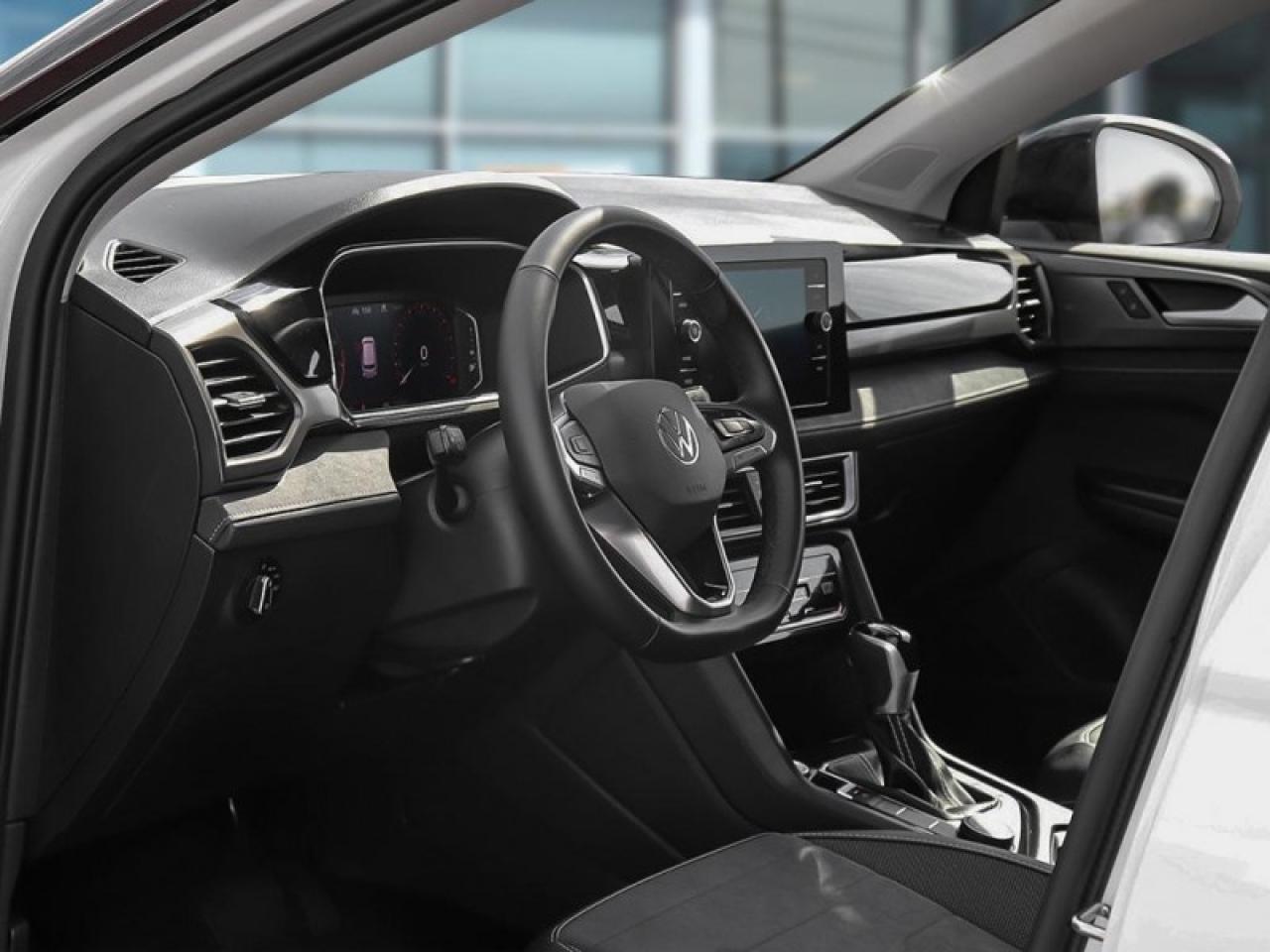 2026 Volkswagen Taos Comfortline Black Edition Photo