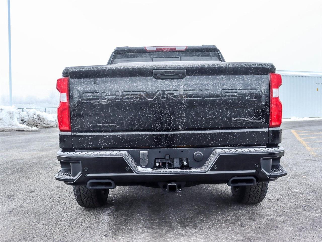 2026 Chevrolet Silverado 1500 Crew Cab Short Box 4-Wheel Drive High Country Photo