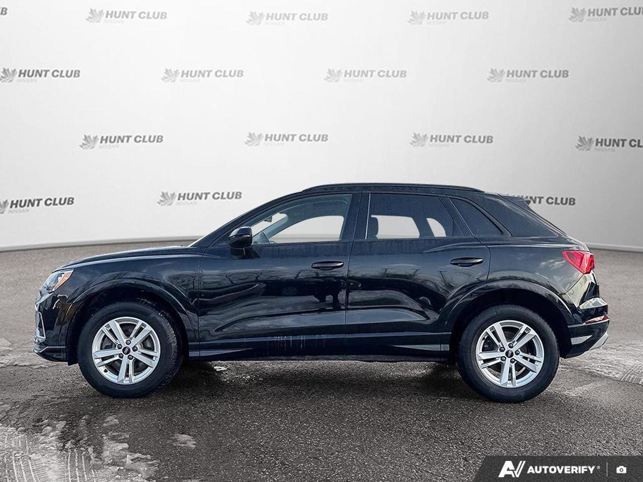 2022 Audi Q3 Komfort   Moonroof   Leather Seats   Clean Carfax Photo