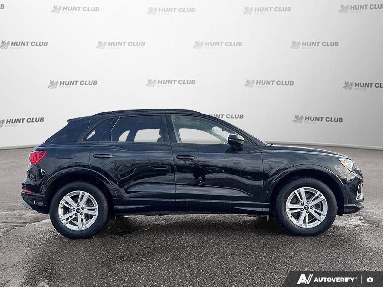 2022 Audi Q3 Komfort   Moonroof   Leather Seats   Clean Carfax Photo