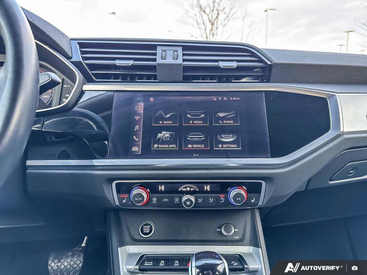 2022 Audi Q3 Komfort   Moonroof   Leather Seats   Clean Carfax Photo