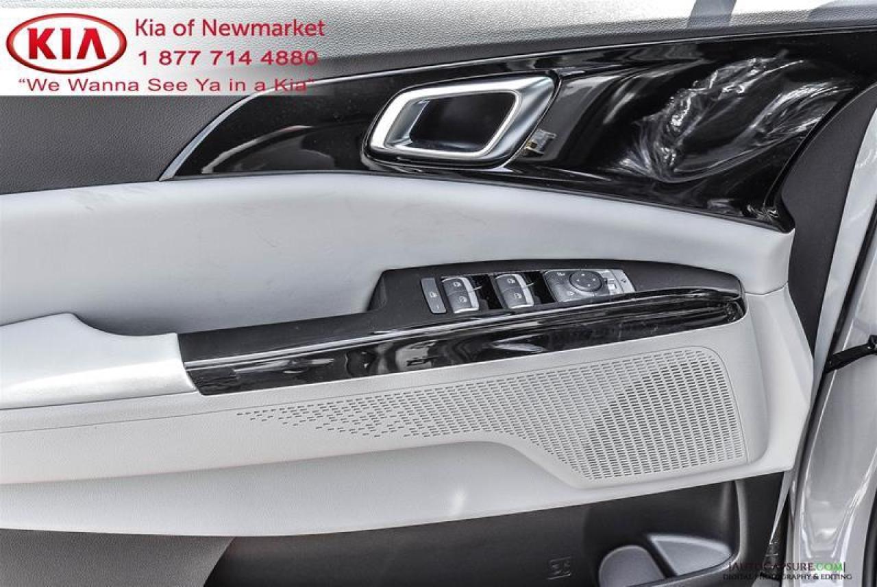 2022 Kia Carnival EX Passenger Van Photo