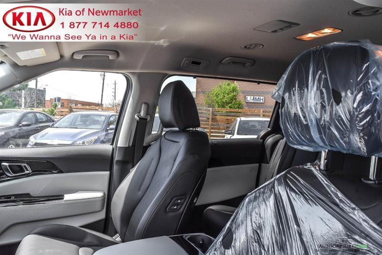 2022 Kia Carnival EX Passenger Van Photo