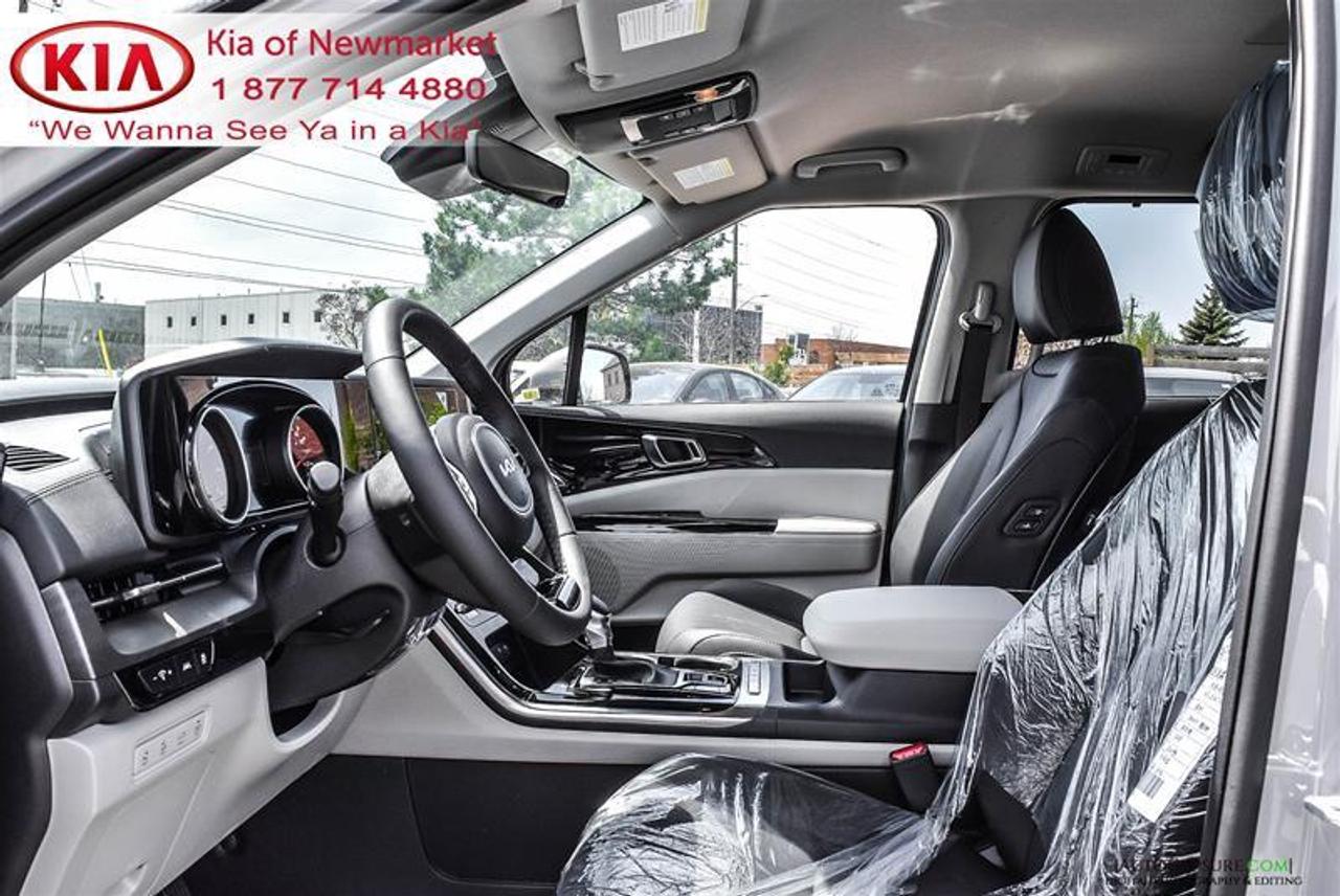 2022 Kia Carnival EX Passenger Van Photo