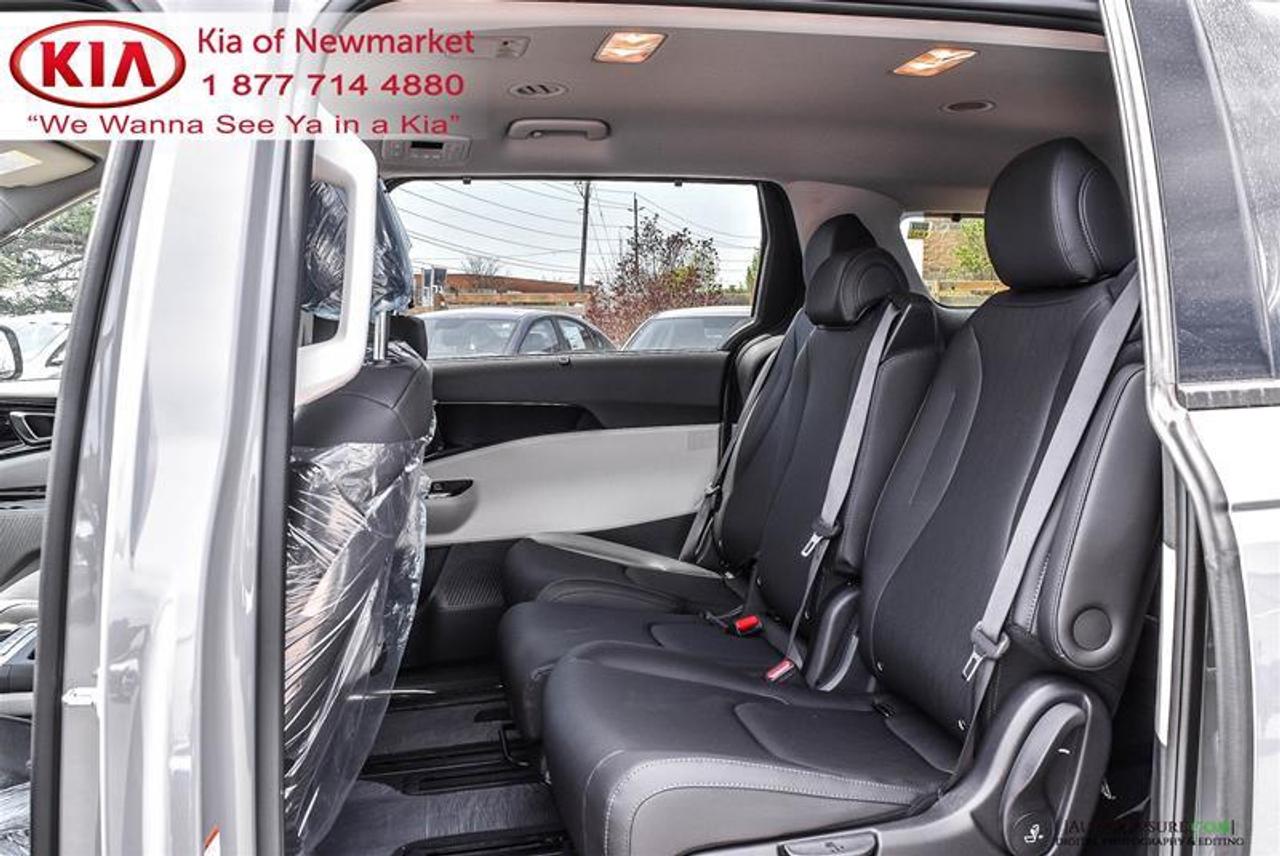 2022 Kia Carnival EX Passenger Van Photo