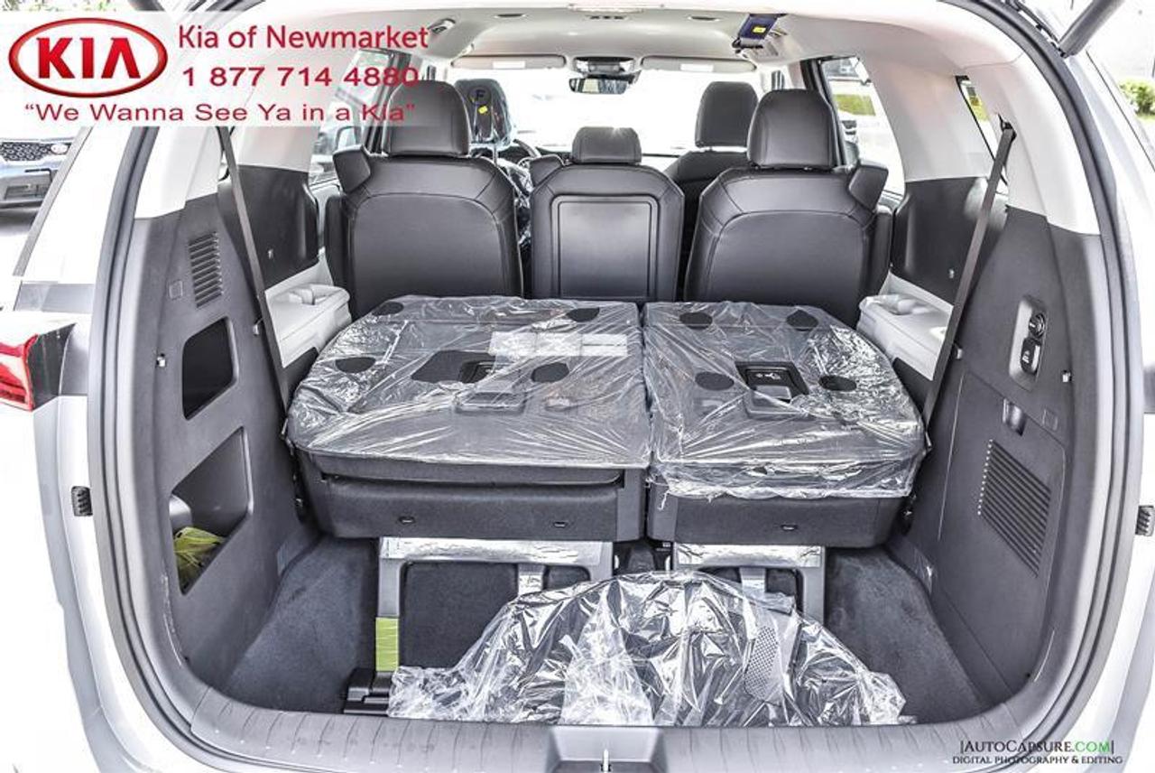 2022 Kia Carnival EX Passenger Van Photo