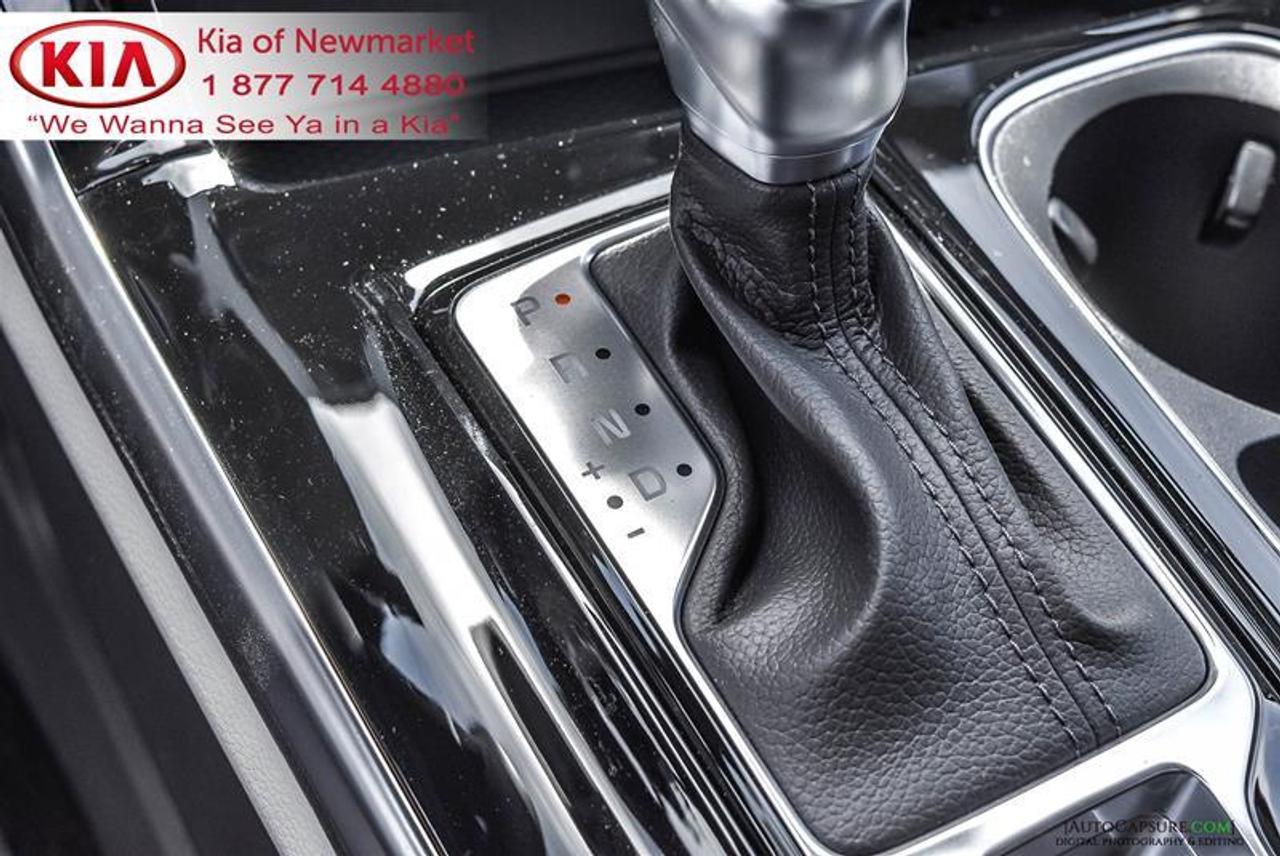 2022 Kia Carnival EX Passenger Van Photo