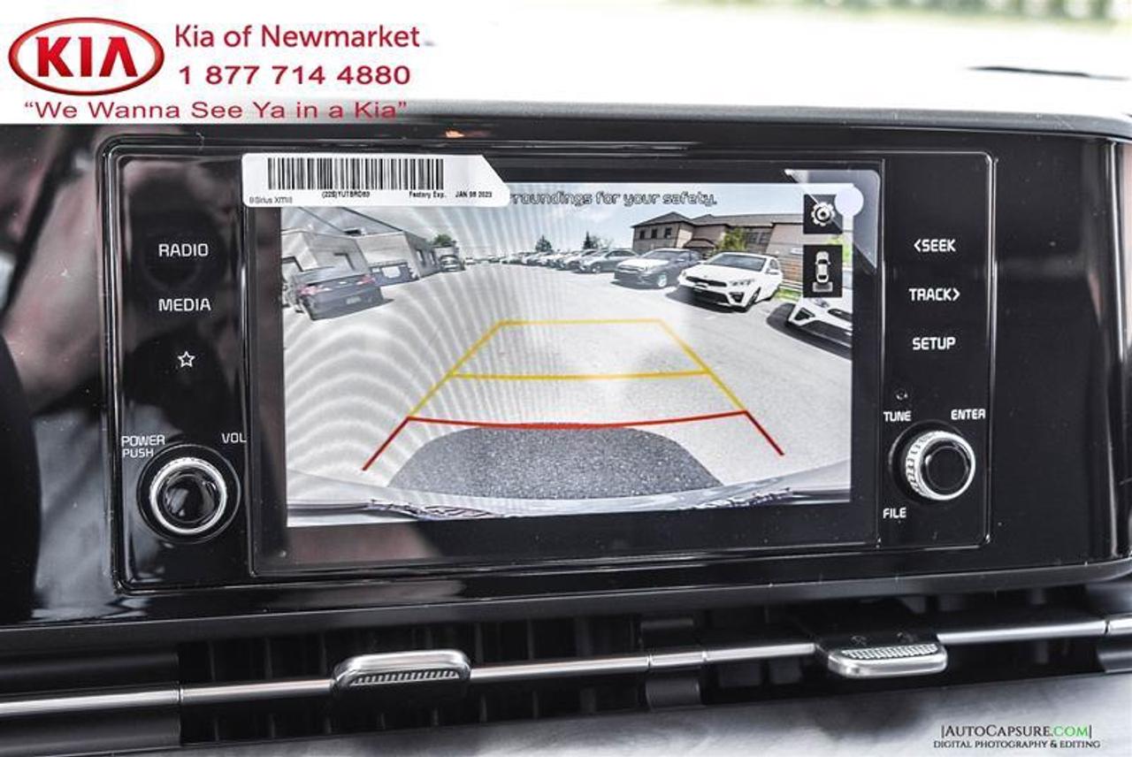 2022 Kia Carnival EX Passenger Van Photo