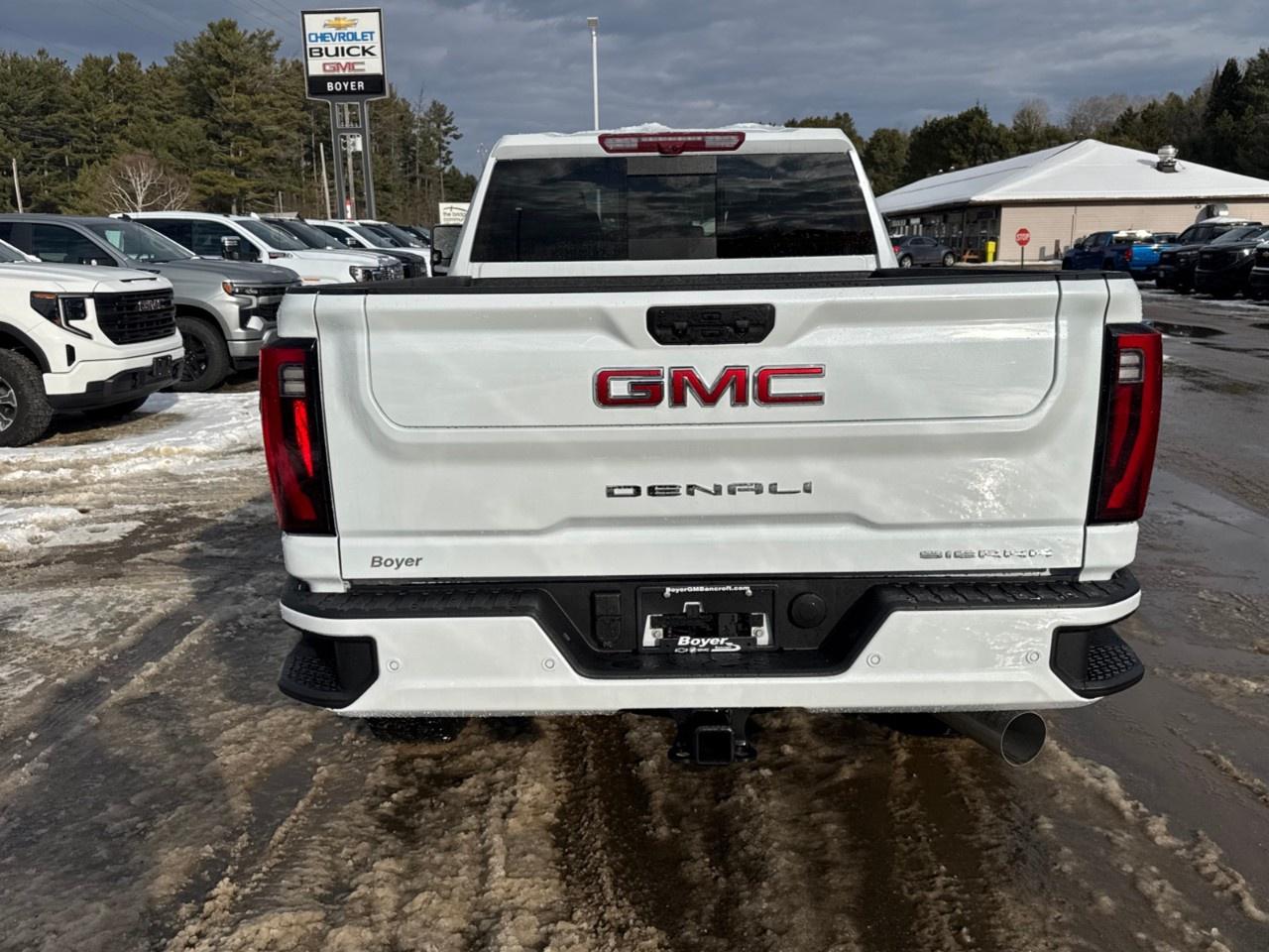 2026 GMC SIERRA 2500HD Crew Cab Standard Box 4-Wheel Drive Denali Photo