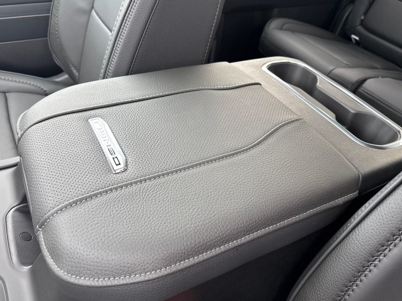 2026 GMC SIERRA 2500HD Crew Cab Standard Box 4-Wheel Drive Denali Photo