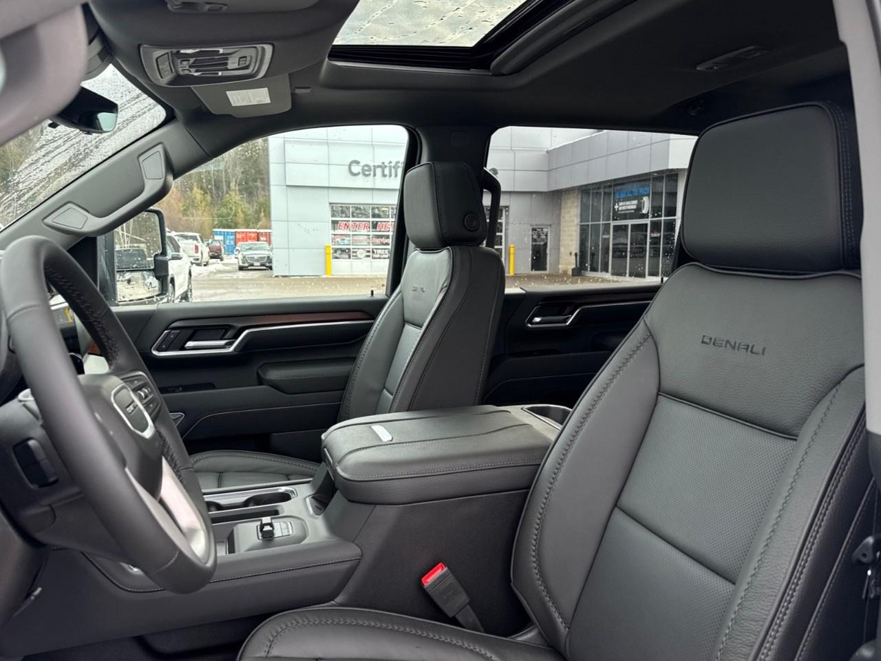 2026 GMC SIERRA 2500HD Crew Cab Standard Box 4-Wheel Drive Denali Photo