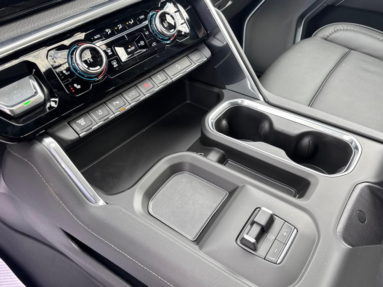 2026 GMC SIERRA 2500HD Crew Cab Standard Box 4-Wheel Drive Denali Photo