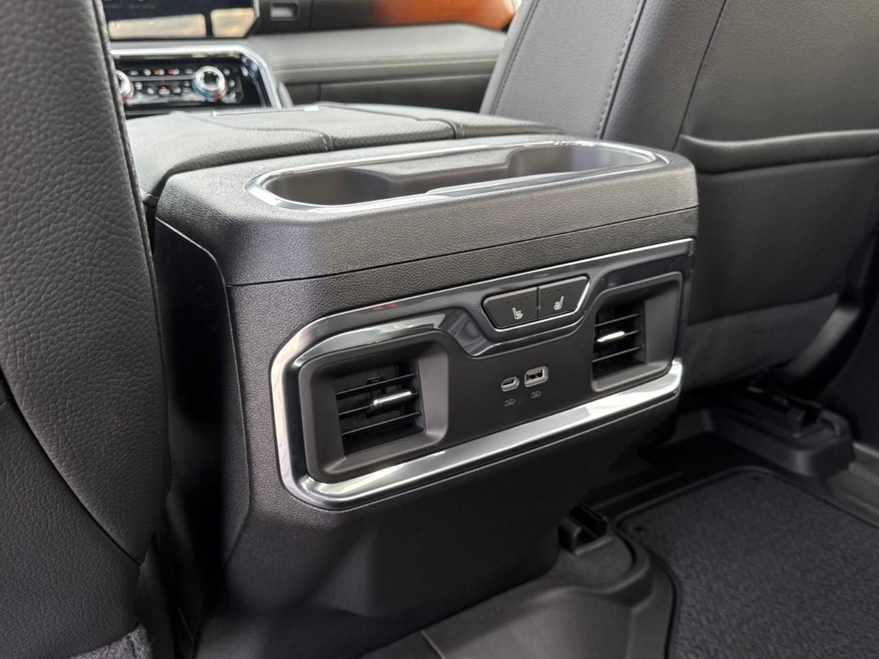 2026 GMC SIERRA 2500HD Crew Cab Standard Box 4-Wheel Drive Denali Photo