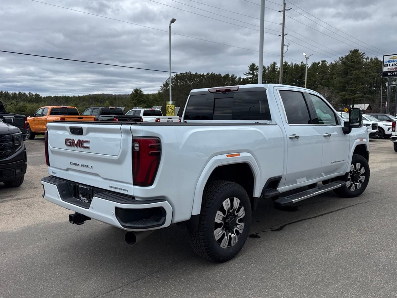 2026 GMC SIERRA 2500HD Crew Cab Standard Box 4-Wheel Drive Denali Photo