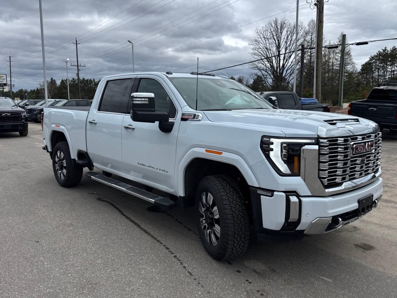2026 GMC SIERRA 2500HD Crew Cab Standard Box 4-Wheel Drive Denali Photo