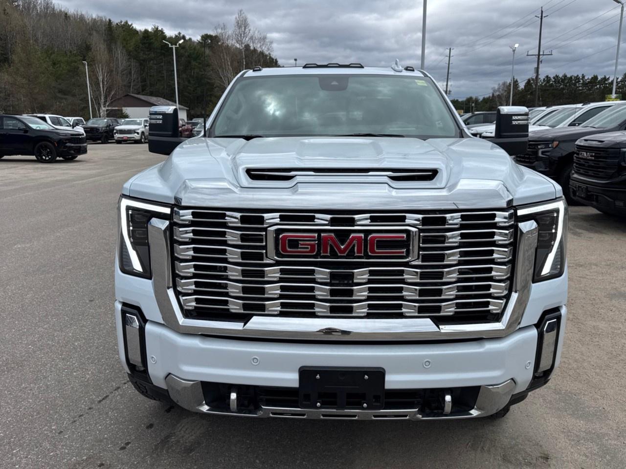 2026 GMC SIERRA 2500HD Crew Cab Standard Box 4-Wheel Drive Denali Photo