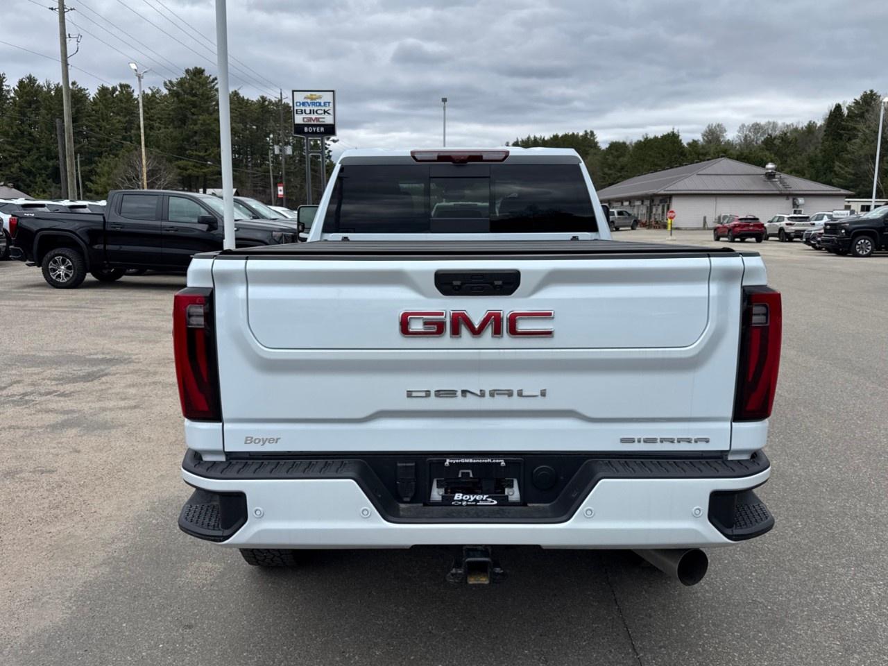 2026 GMC SIERRA 2500HD Crew Cab Standard Box 4-Wheel Drive Denali Photo