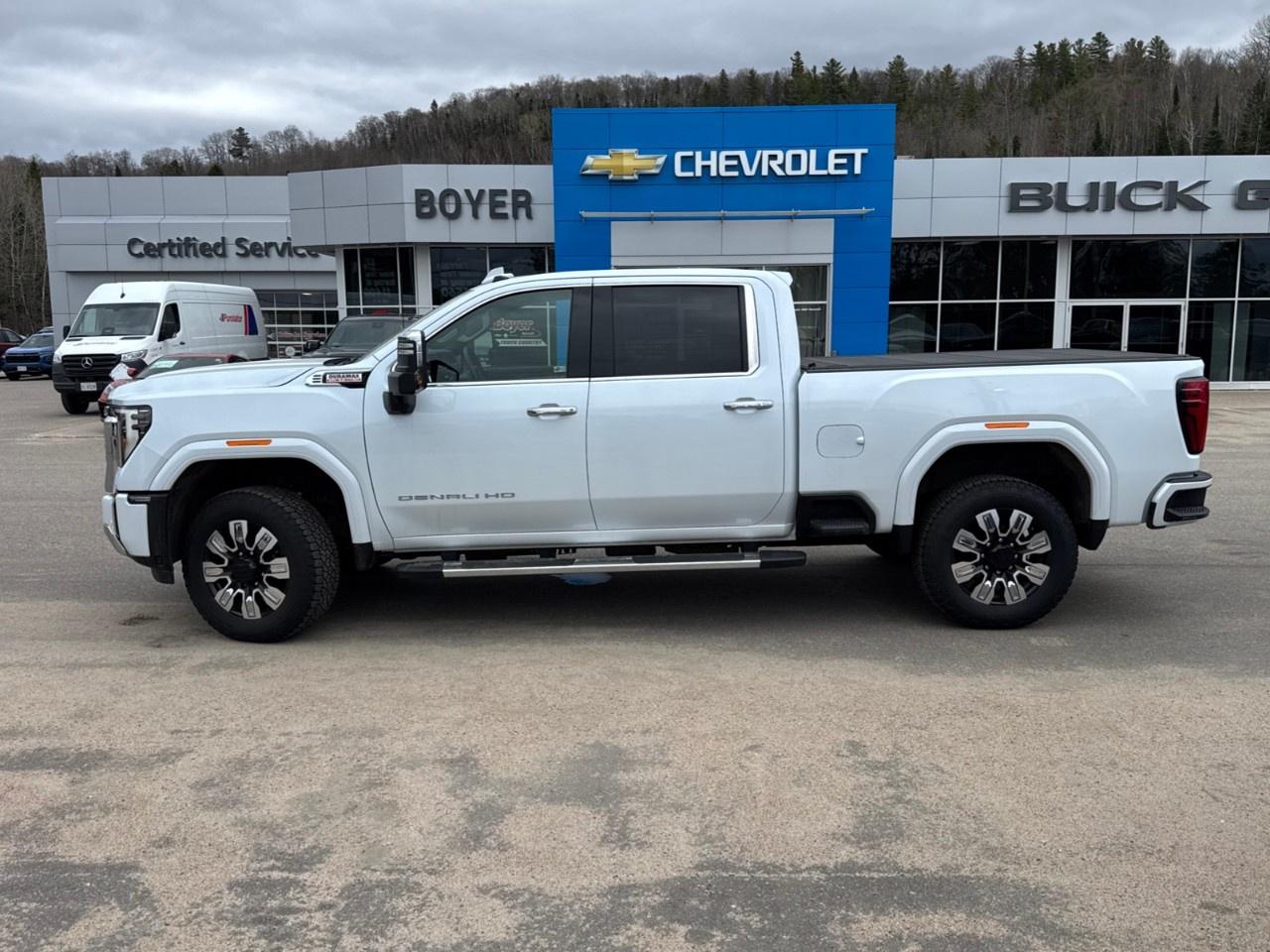2026 GMC SIERRA 2500HD Crew Cab Standard Box 4-Wheel Drive Denali Photo