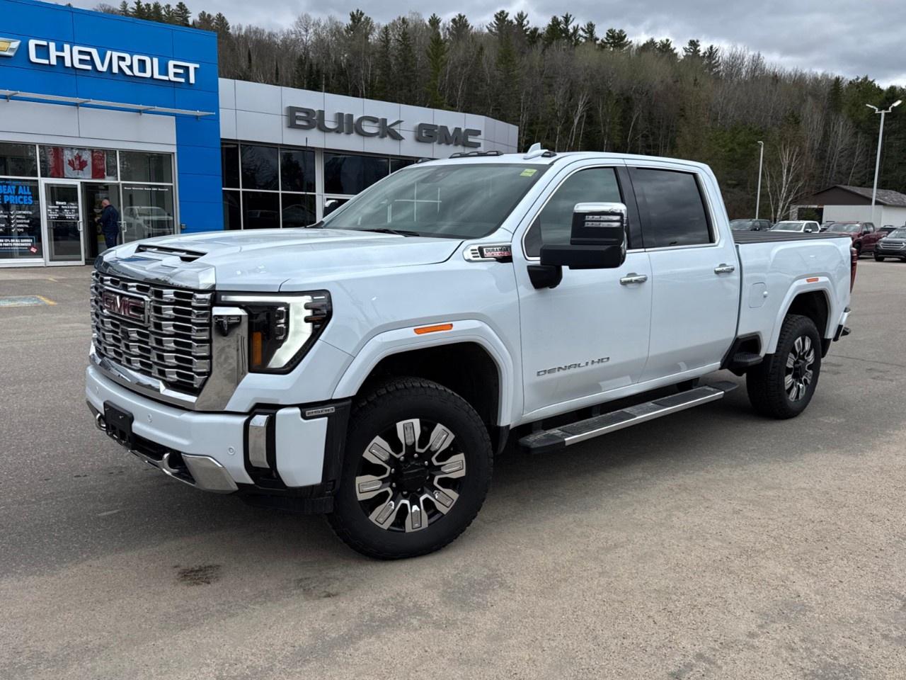 2026 GMC SIERRA 2500HD Crew Cab Standard Box 4-Wheel Drive Denali Photo