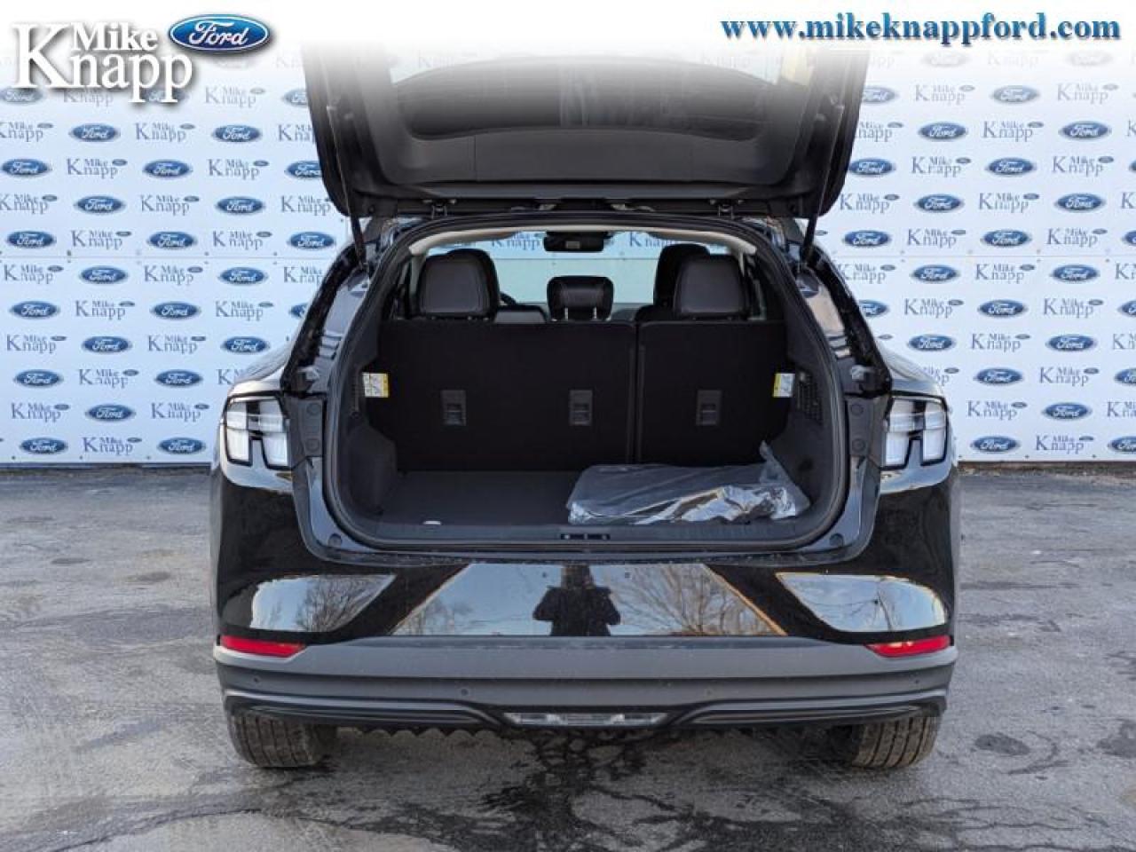 2025 Ford Mustang Mach-E Select AWD Photo4