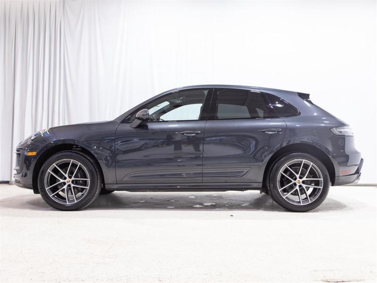 2024 Porsche Macan AWD Photo