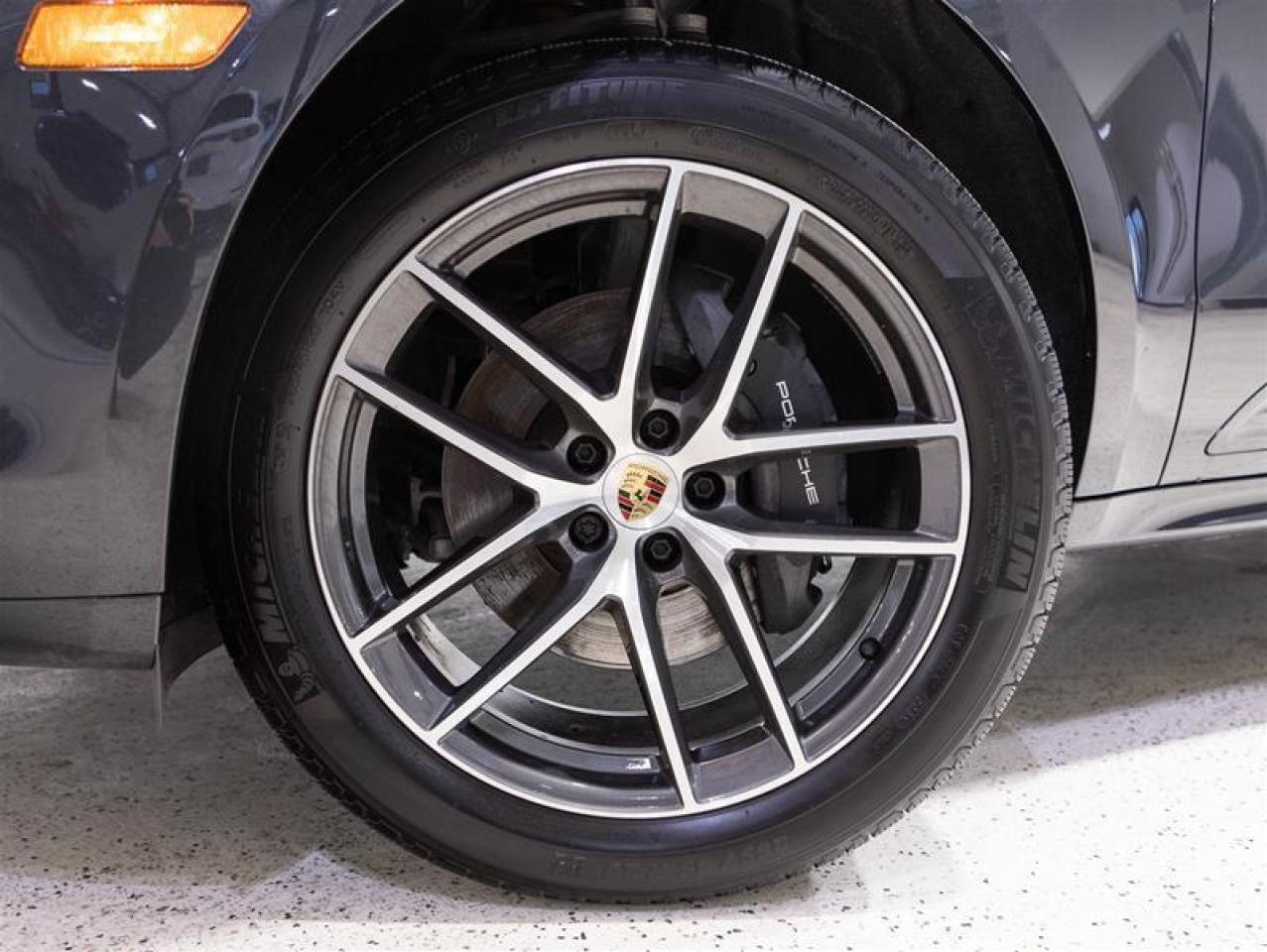 2024 Porsche Macan AWD Photo