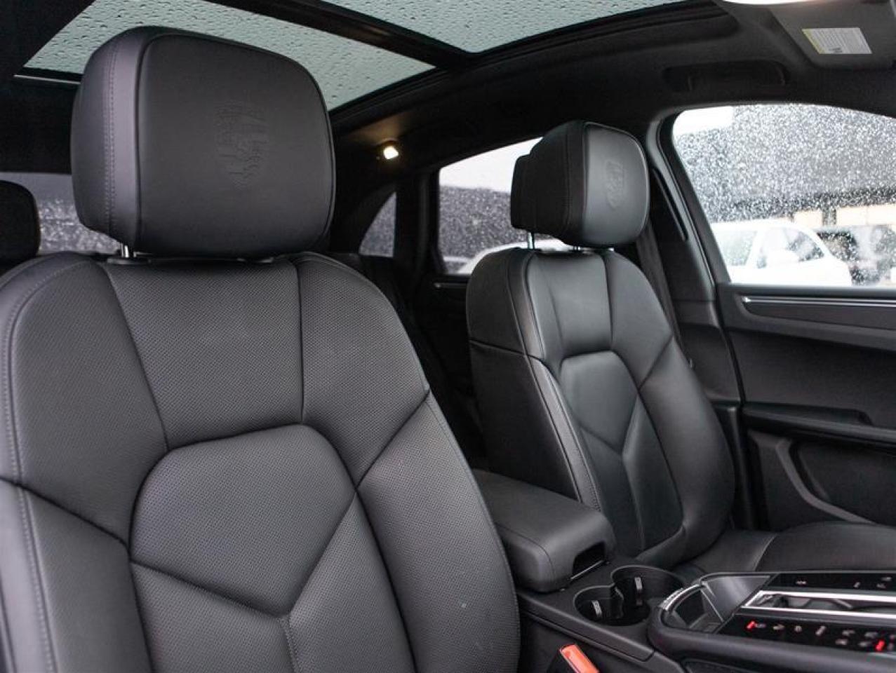 2024 Porsche Macan AWD Photo