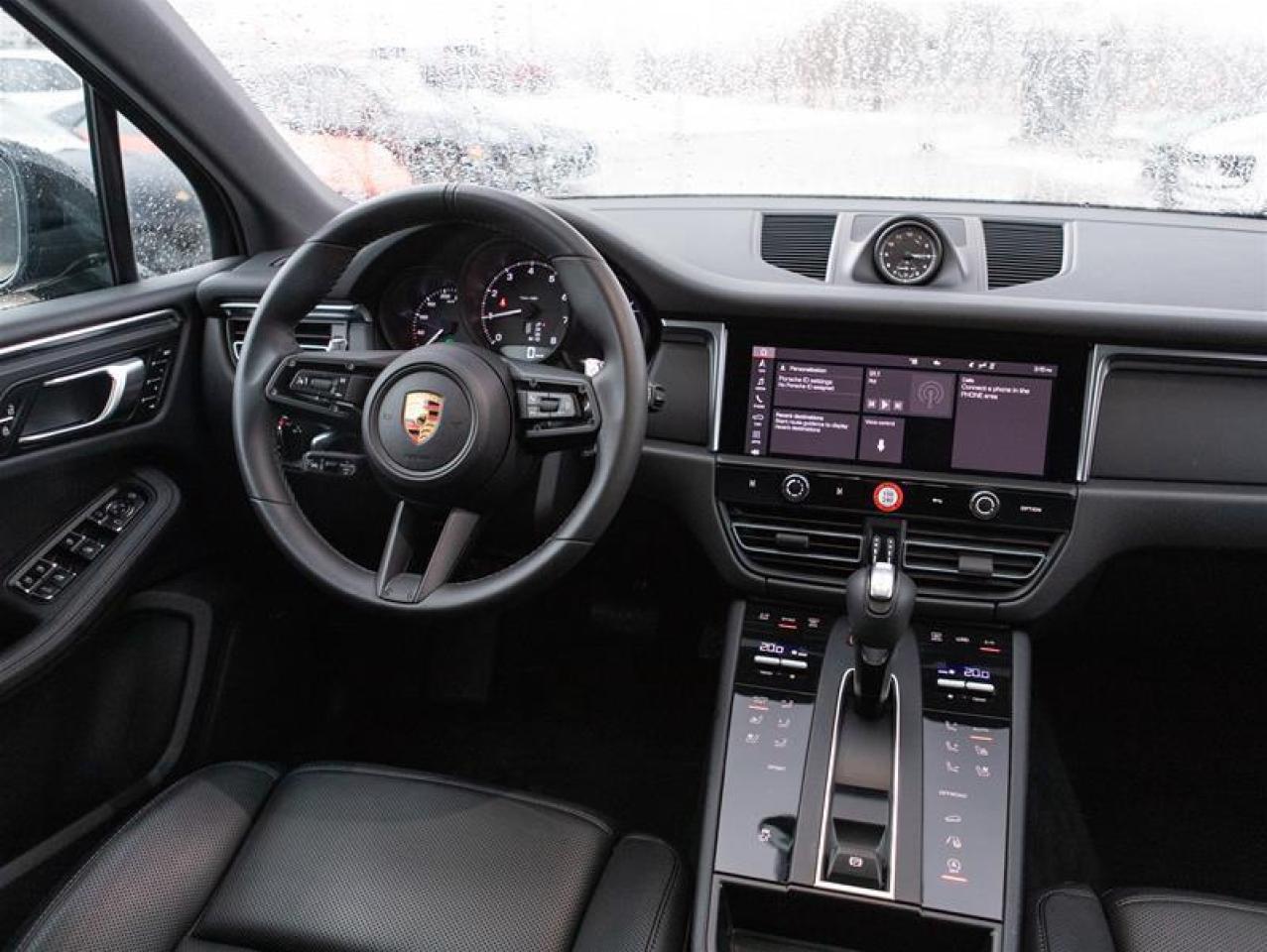 2024 Porsche Macan AWD Photo