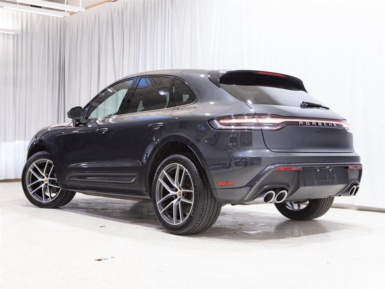 2024 Porsche Macan AWD Photo