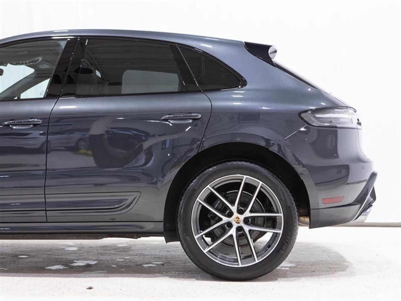 2024 Porsche Macan AWD Photo