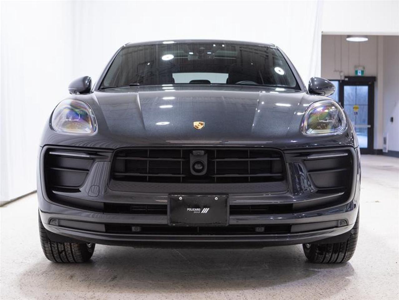 2024 Porsche Macan AWD Photo