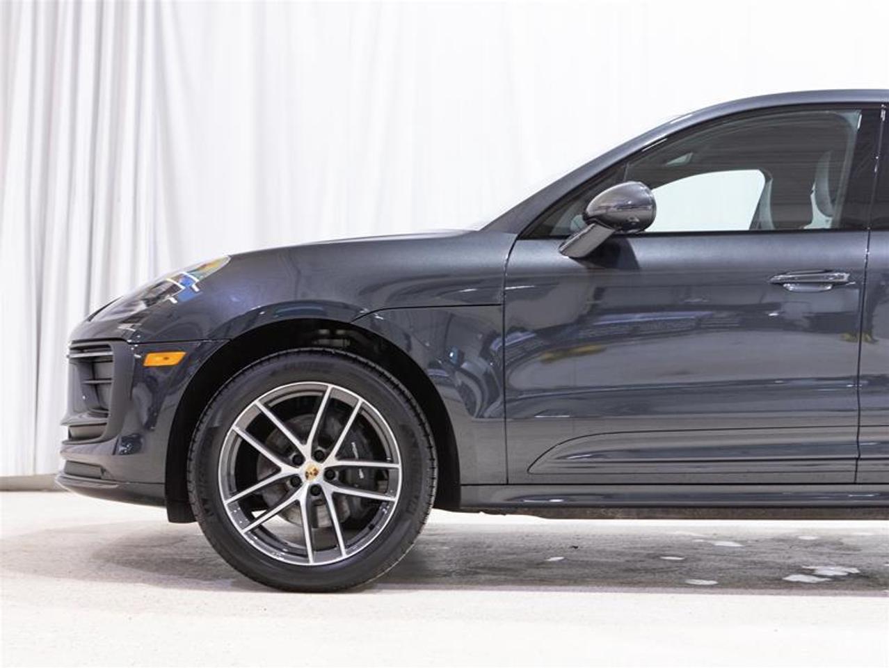2024 Porsche Macan AWD Photo