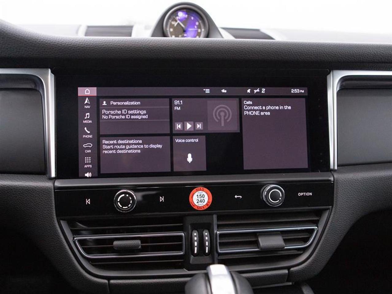 2024 Porsche Macan AWD Photo